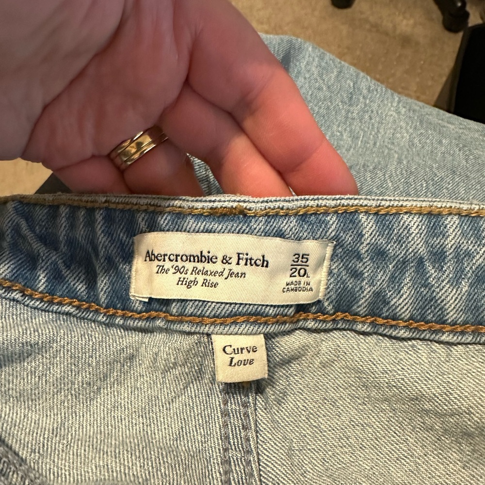 Abercrombie & Fitch Women's Light Blue Jeans 90’s style Curve love Sz 35/20